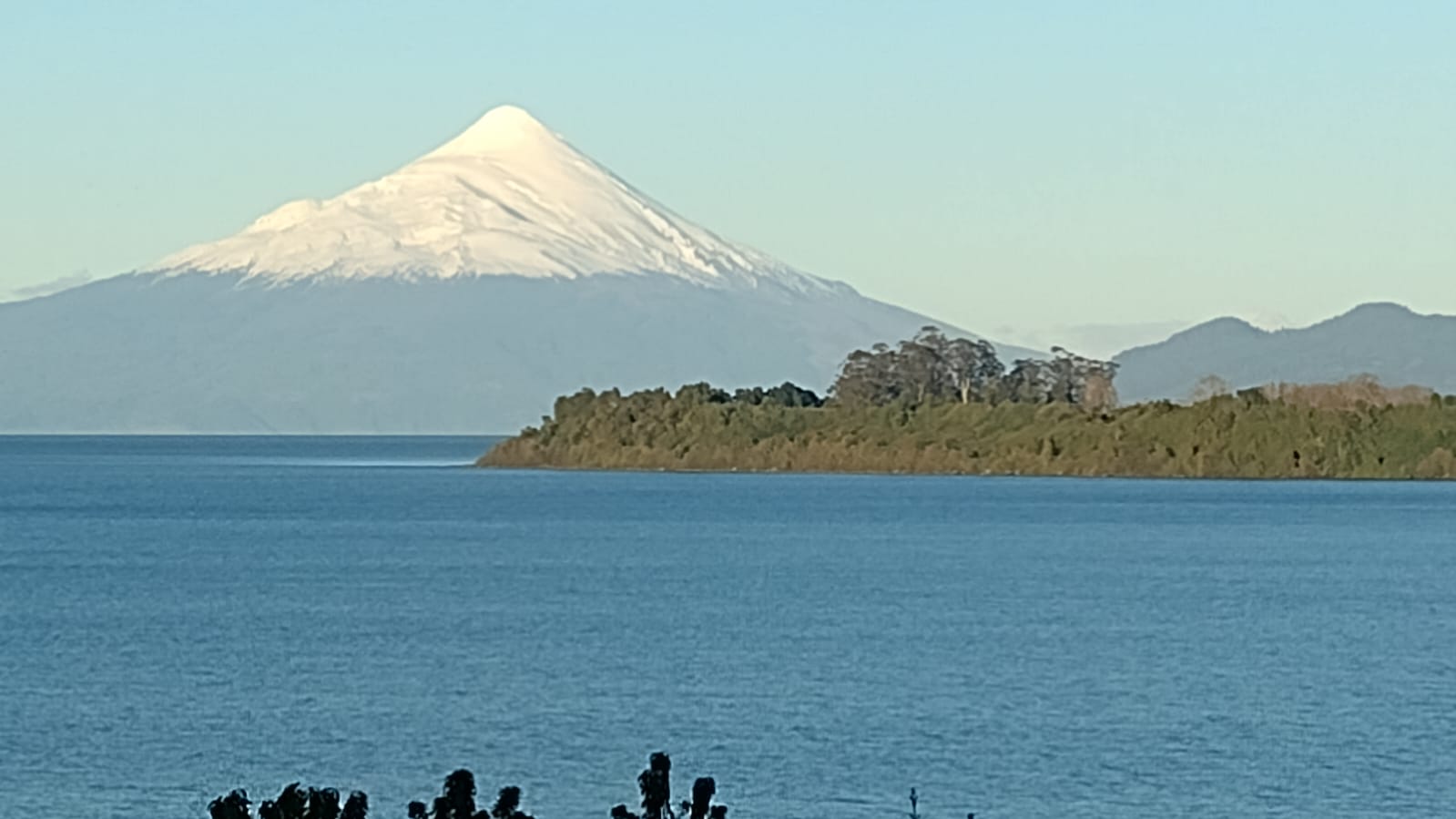 ¡Propiedad de 880 m2 en Puerto Varas con hermosa vista al lago y volcanes!